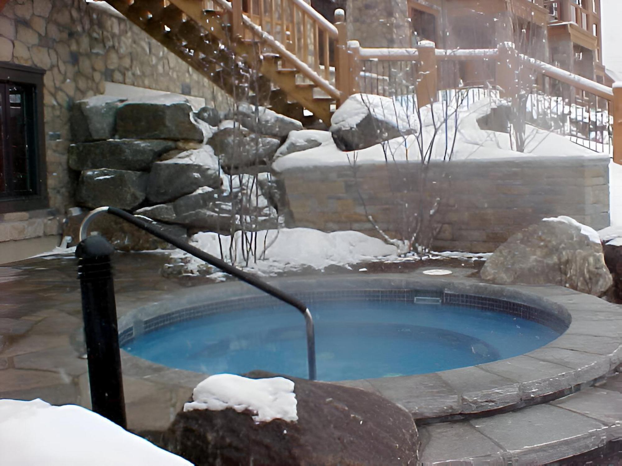 Luxurious Equinoxe Ski-In/Ski-Out Mont-Tremblant Eksteriør bilde